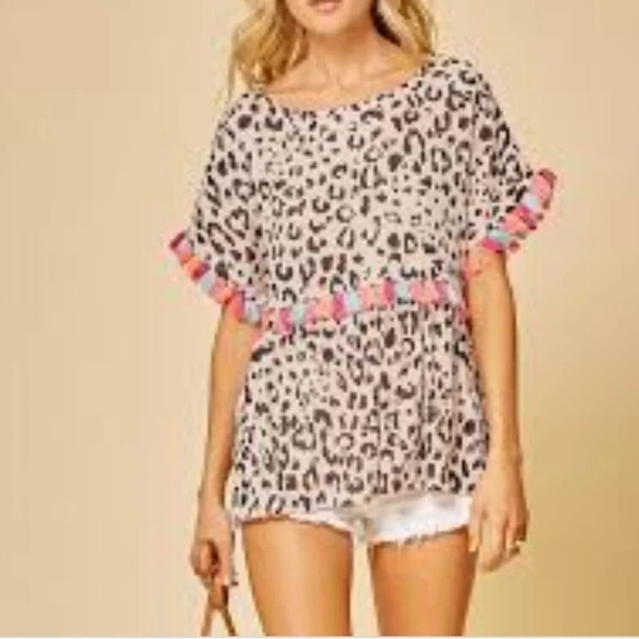 Andree by Unit Leopard Short Sleeve Top Tassel - Picture 2 of 7